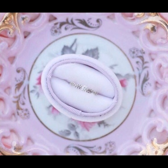 Velvet and Grosgrain Ring Box in pale lavender. Oval, Square,Octagon, Circle - Picture 6 of 6